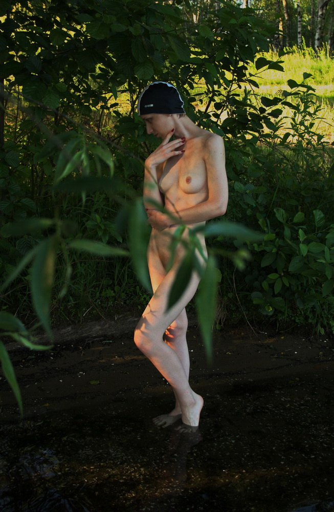 В тени 