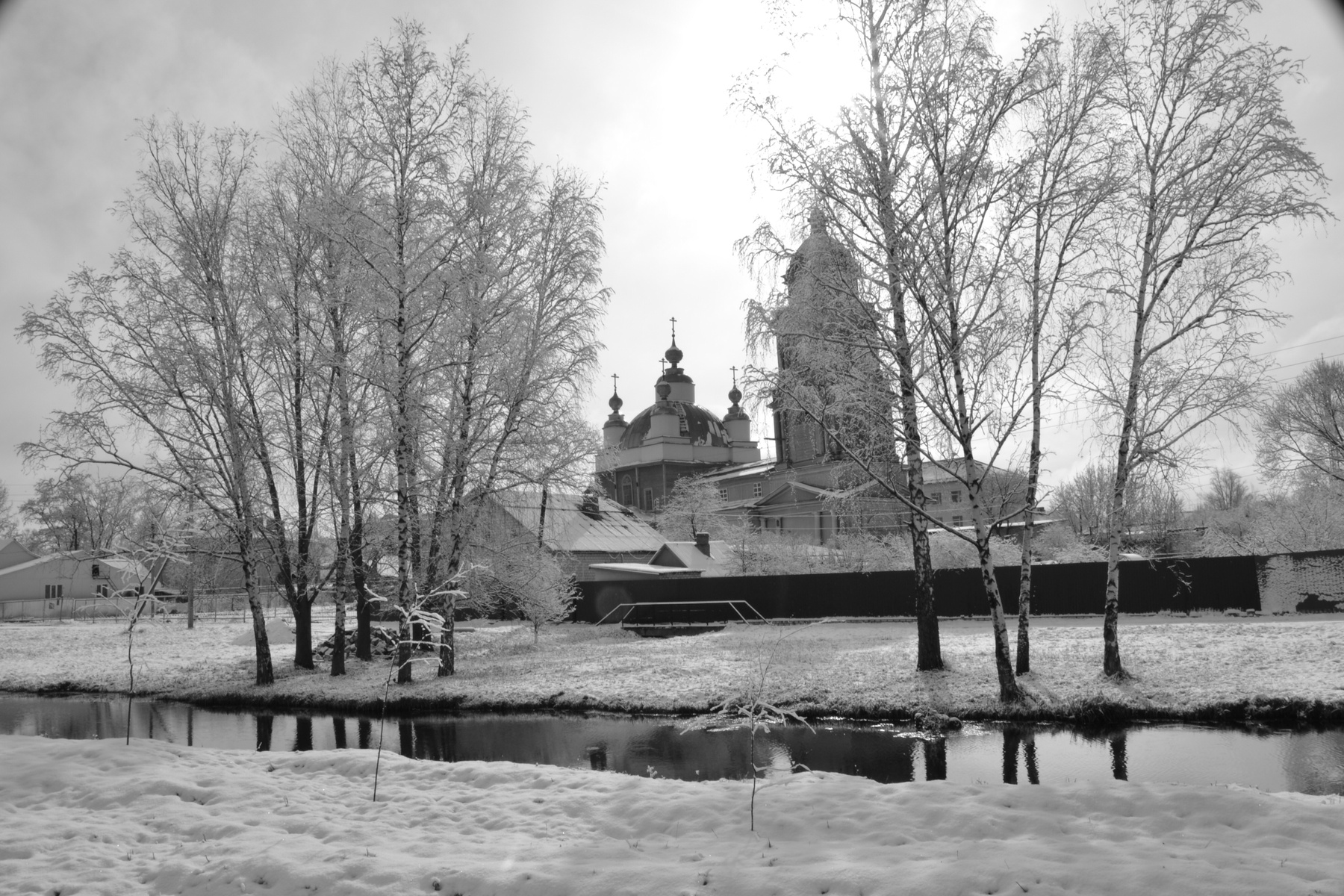 Уголок     моего     города , Церковь зима ручей