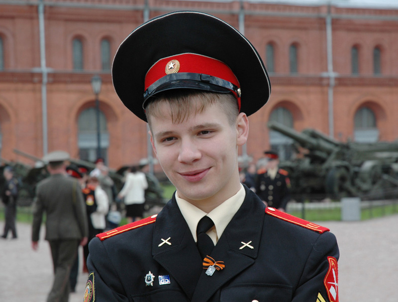 Совсем ещё мальчишка.. кадет военный улыбка