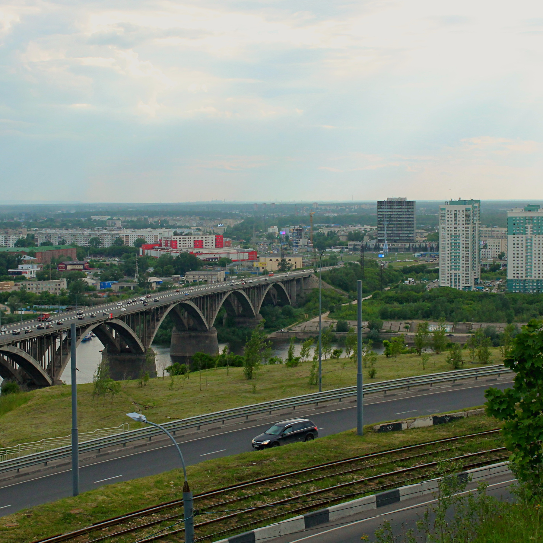 Молитовский мост панорама вид на город многоплановость в кадре