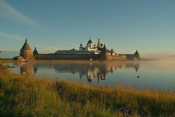 Соловецкий монастырь на рассвете Соловки монастырь рассвет