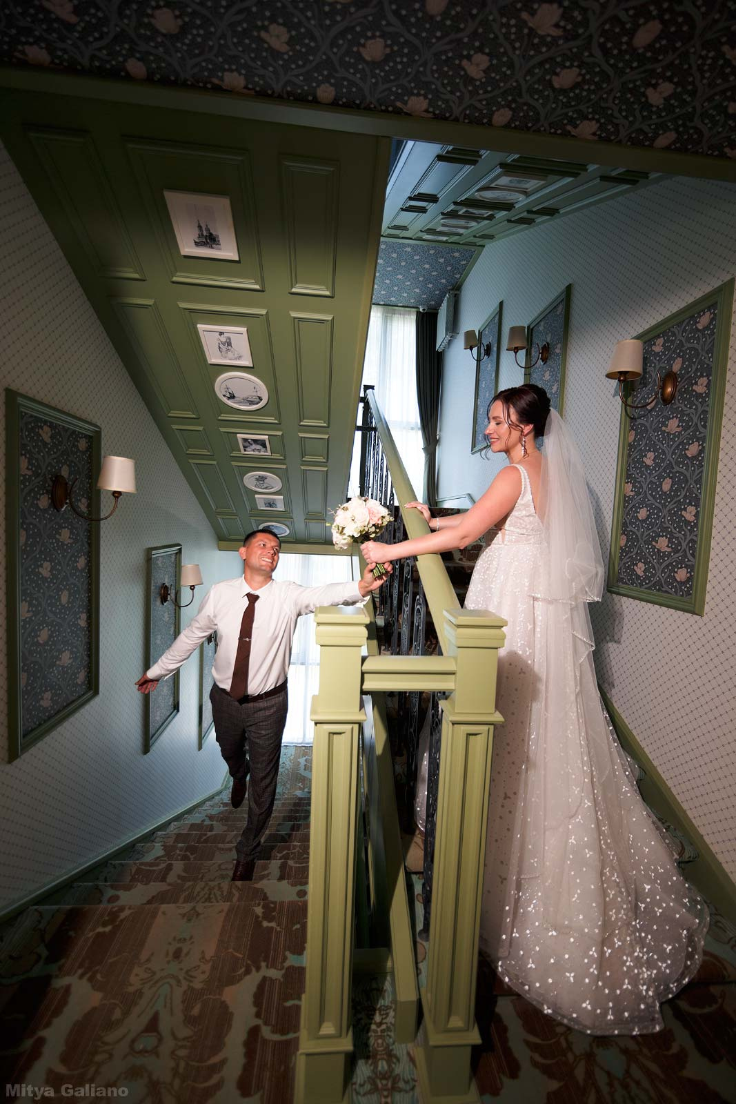 Волнительная встреча mityagaliano mityagalianophotographer beautifulbride weddingdress weddingphoto weddingphotographer weddingideasbrides невеста mitya_galiano_wedding_photographer фотографбелгород фотографмосква фотографкурск фотографпитер свадебныйфотографбелгород