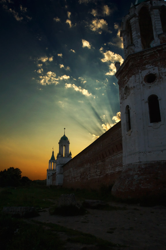 Спасо-Яковлевский монастырь, Ростов-Великий. Неро Ростов закат