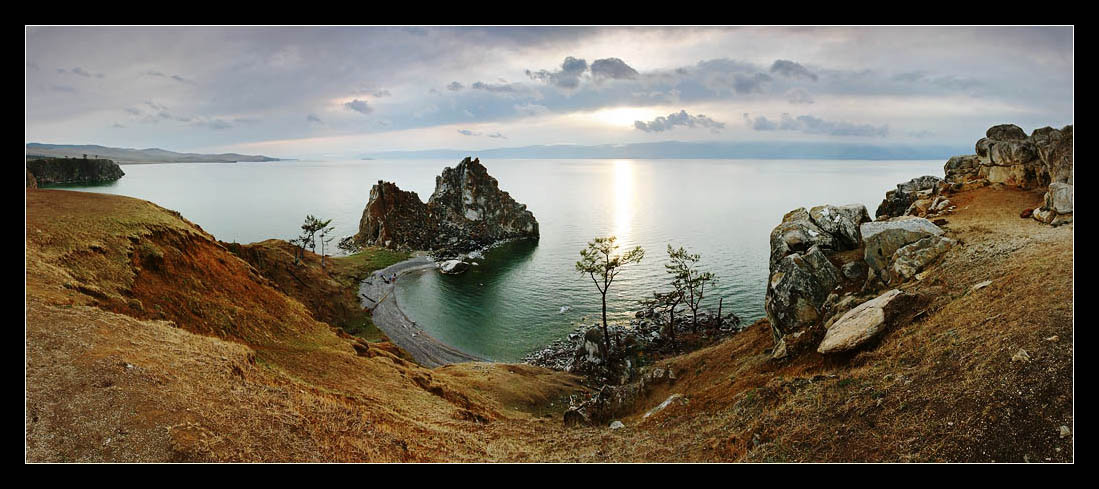 Байкал. Скала Шаман-камень. 