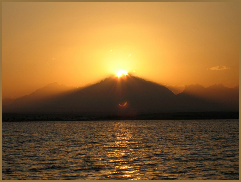 Вулкан. Красное море