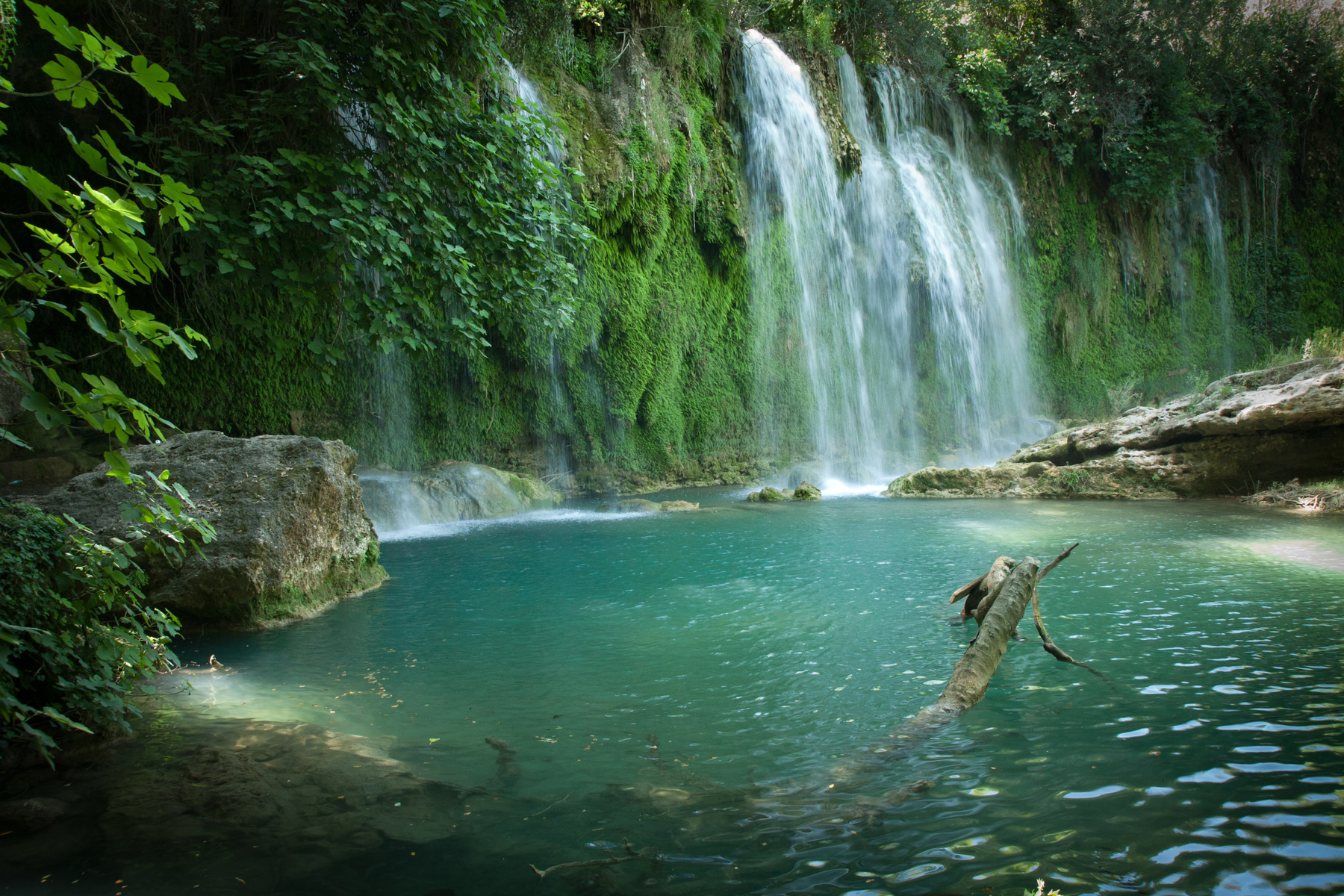 водопад в парке Kursunlu 