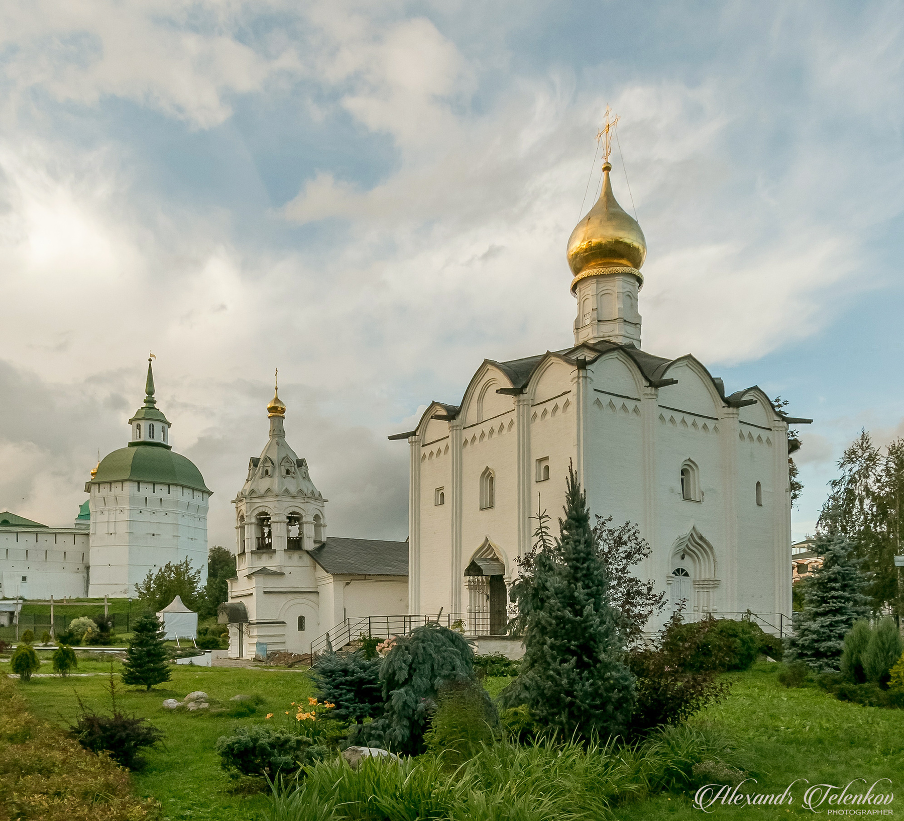 Пятницкое подворье Троице-Сергиевой Лавры в Сергиевом Посаде. путешествия архитектура храмы церкви монастыри