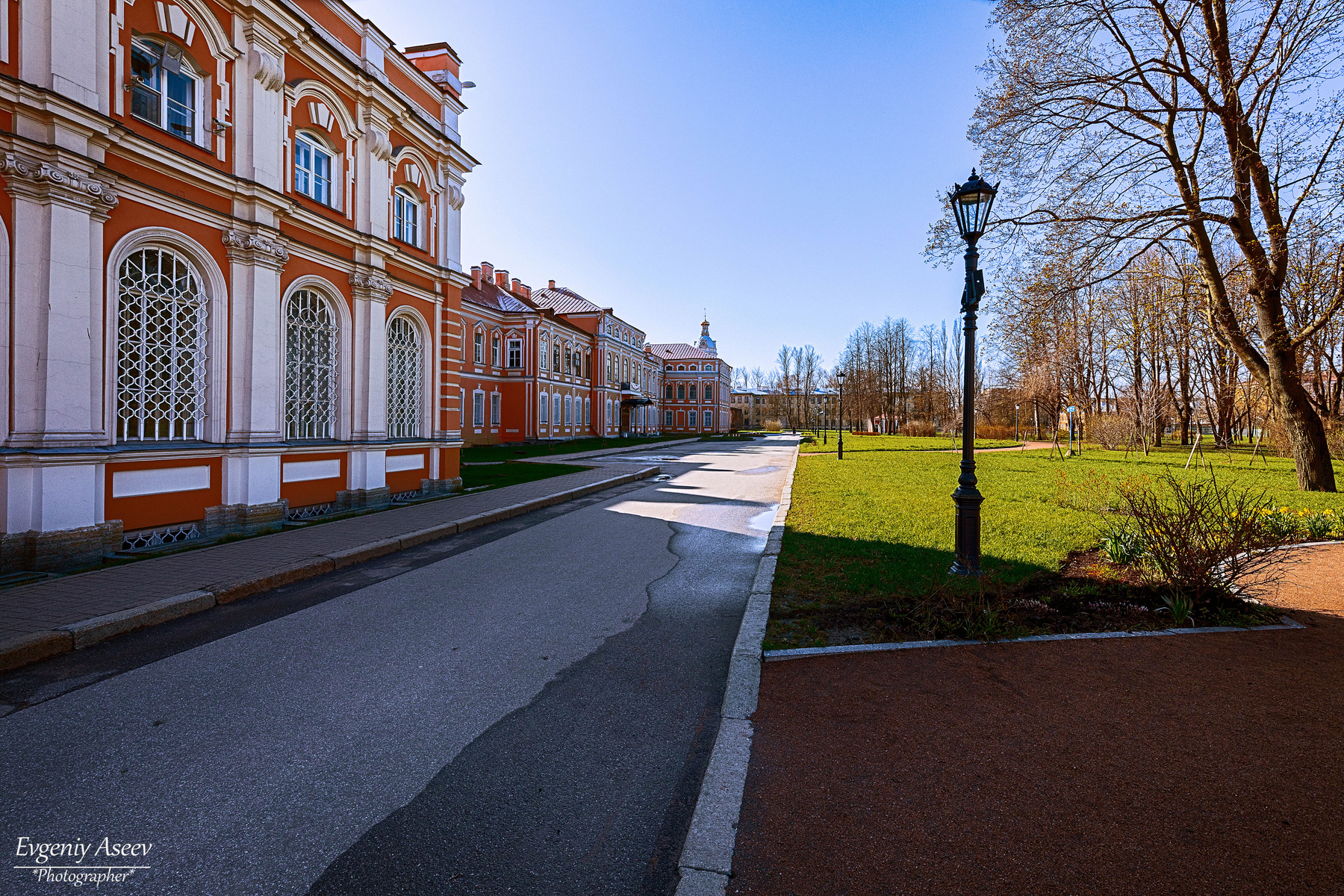 Весна в Александро-Невской Лавре Петербург