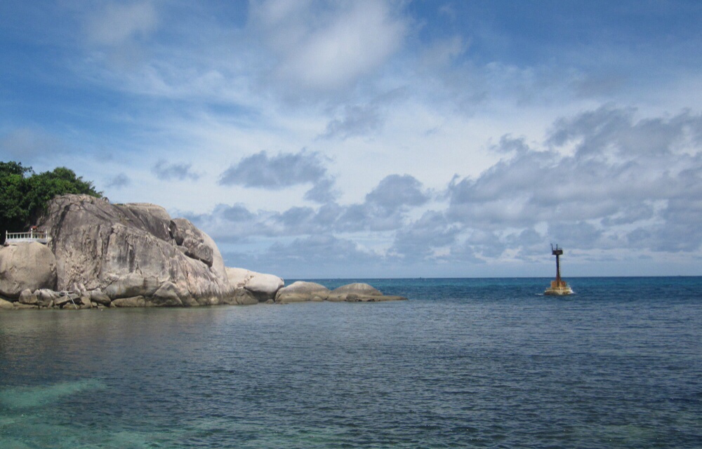 Берег острова в Тайланде Море маяк