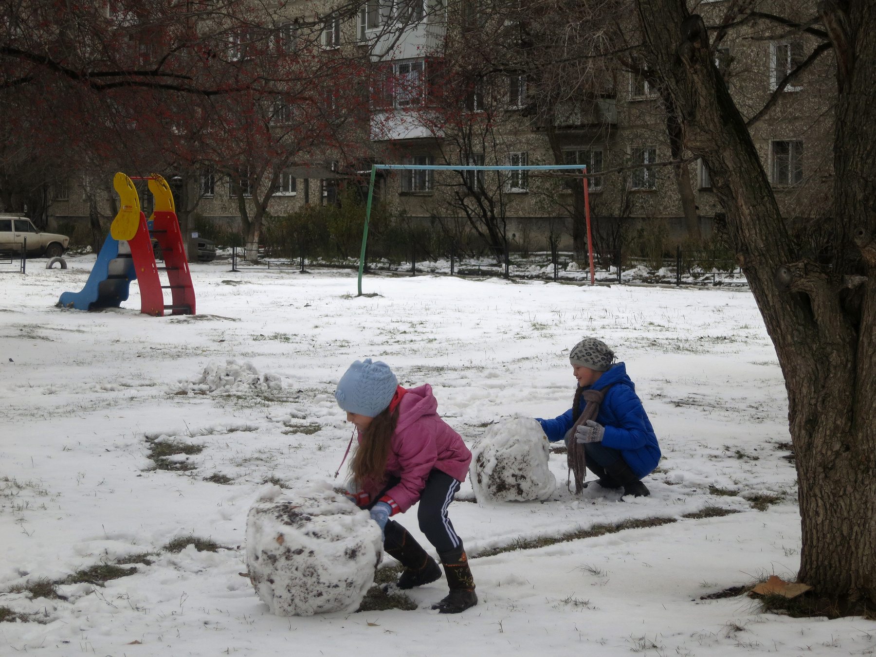 Не по силам Дети первый снег