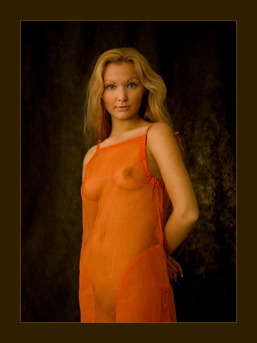 Anna. ORANGE 