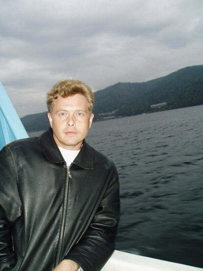 романтик мужчина, теплоход, Байкал