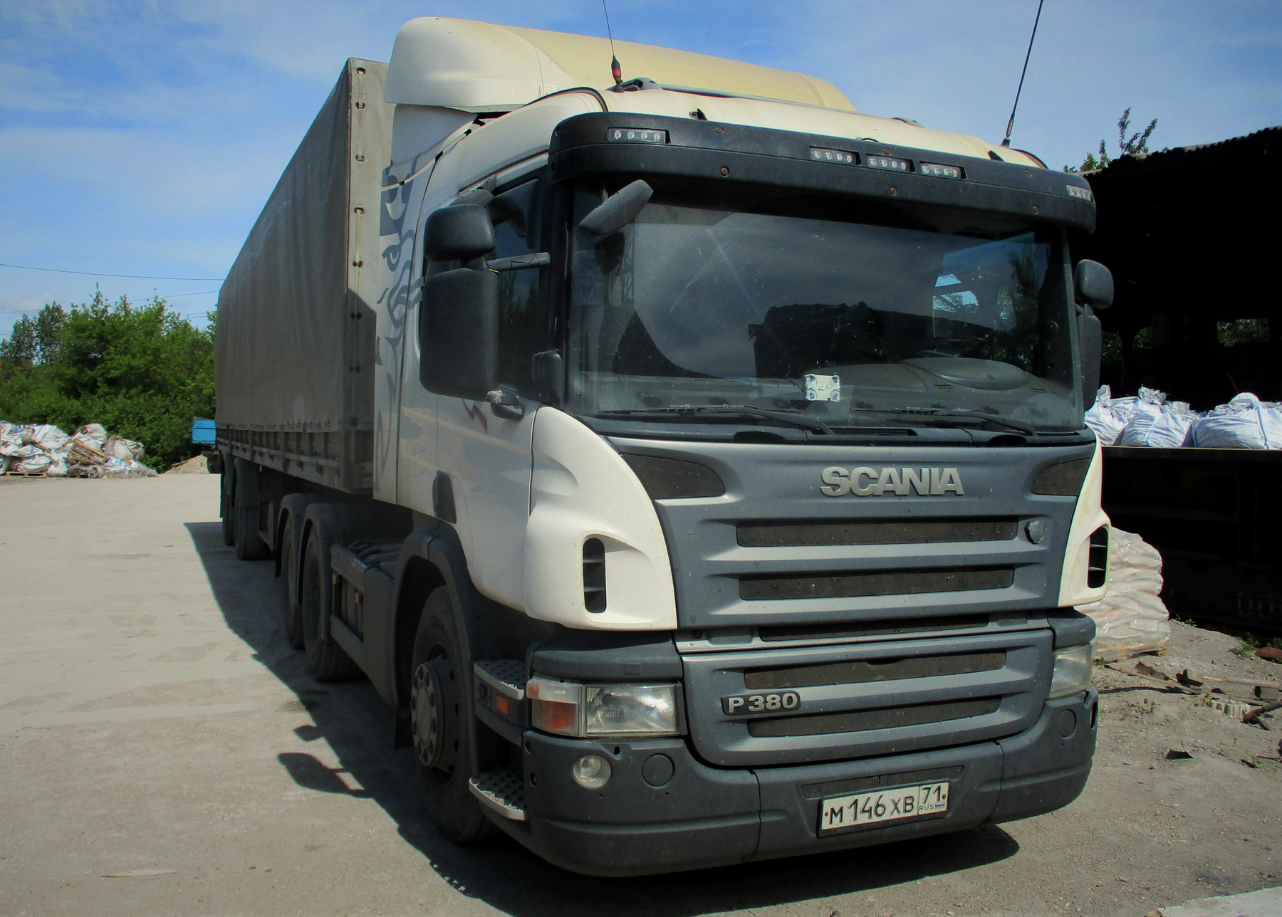 SCANIA SCANIA авто тягач завод склад лето