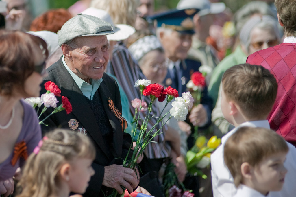 Связь поколений 9 мая парад победы Пушкино ветераны слава мемориал 65 лет Победы в ВОВ