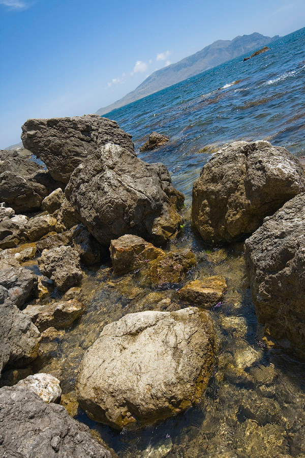 Крымский берег Крым, море, камни, мыс Алчак