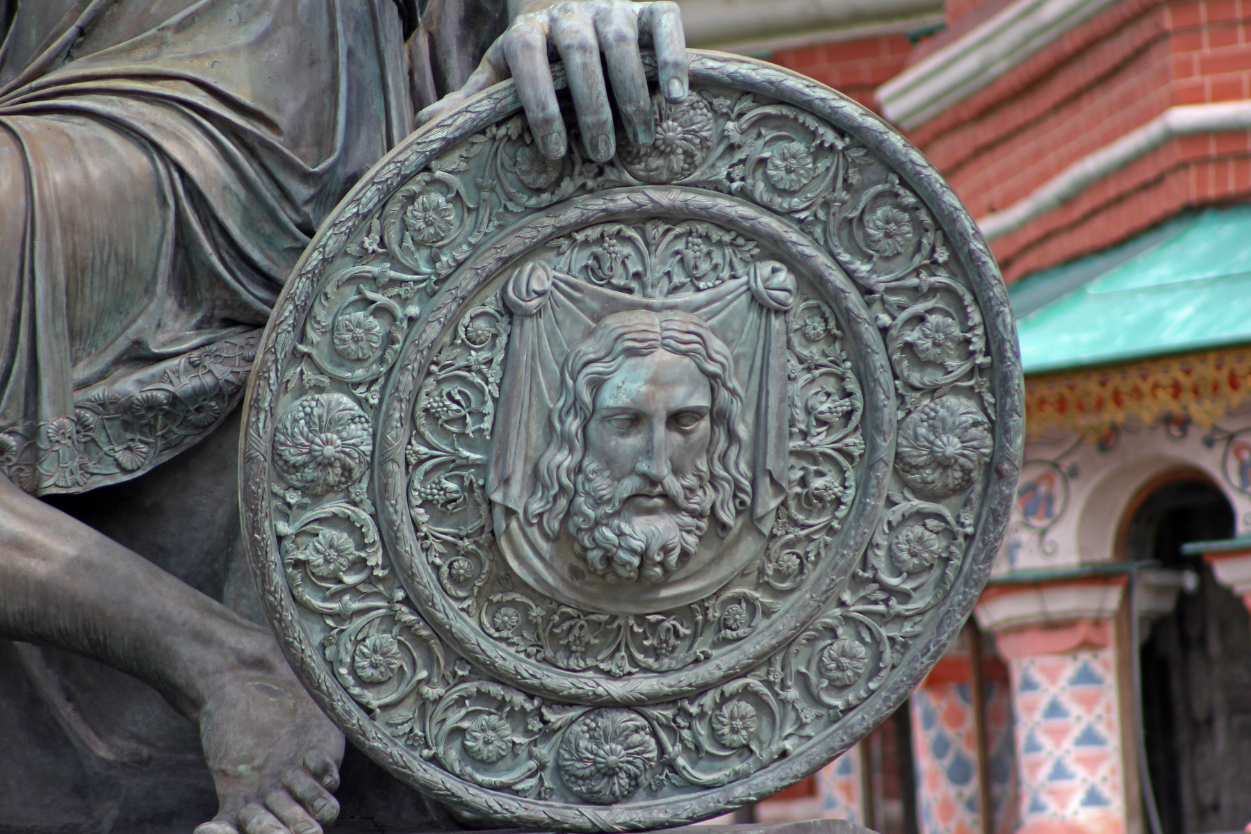 Гражданин Минин и князь Пожарский у собора Василия Блаженного на Красной площади.  15.07.2025 Москва Достопримечательность Город Детали Памятник