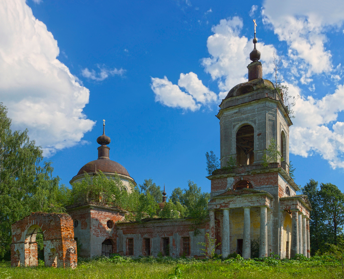 Церковь Успения Пресвятой Богородицы село храм запустение