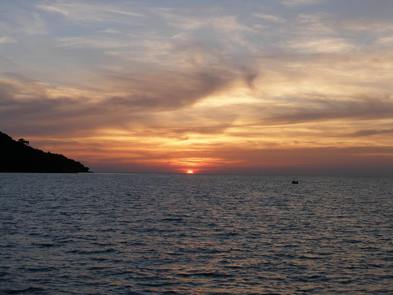 Старик и море рыбалка, Тайланд, сумерки, море