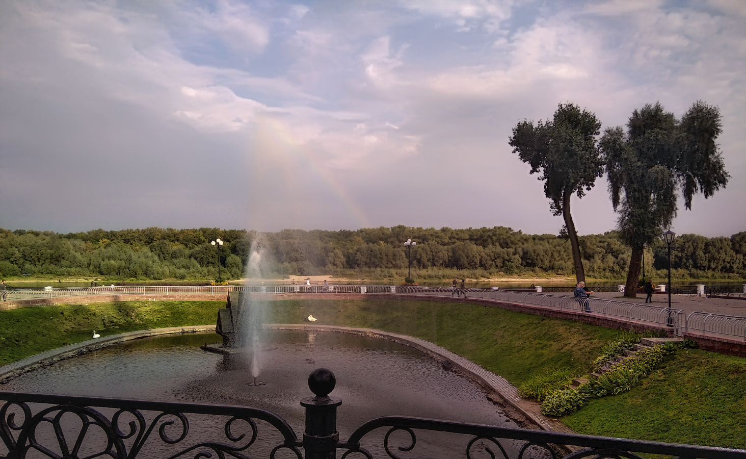 ***В городском парке 