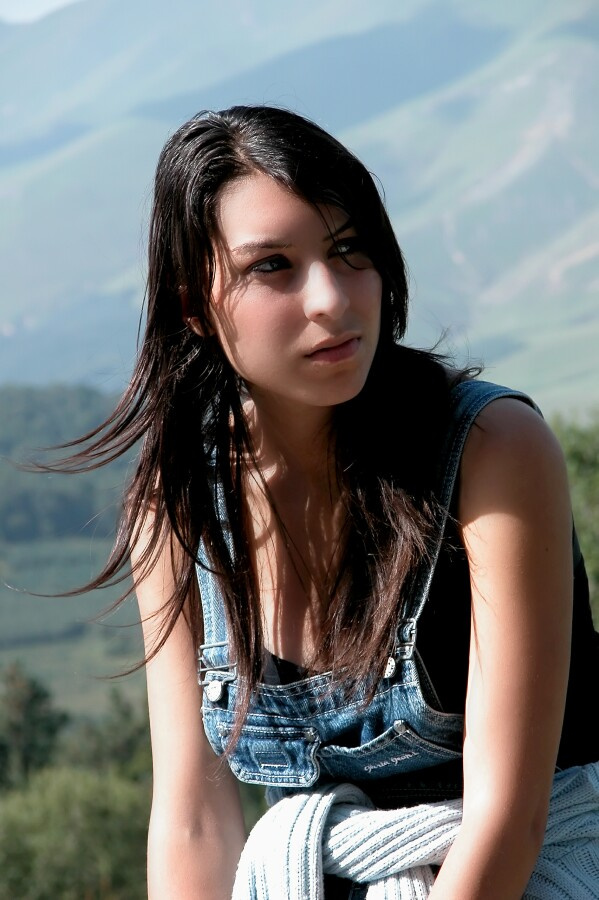portret #6 девушка, горы, солнце, армения