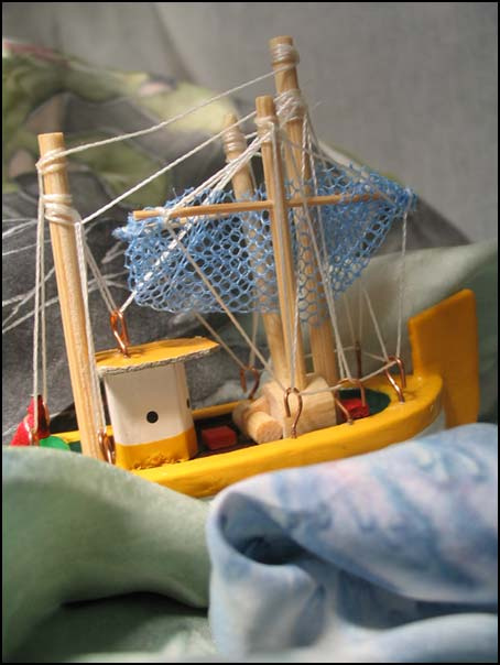 Через стихию Море, корабль, шелк