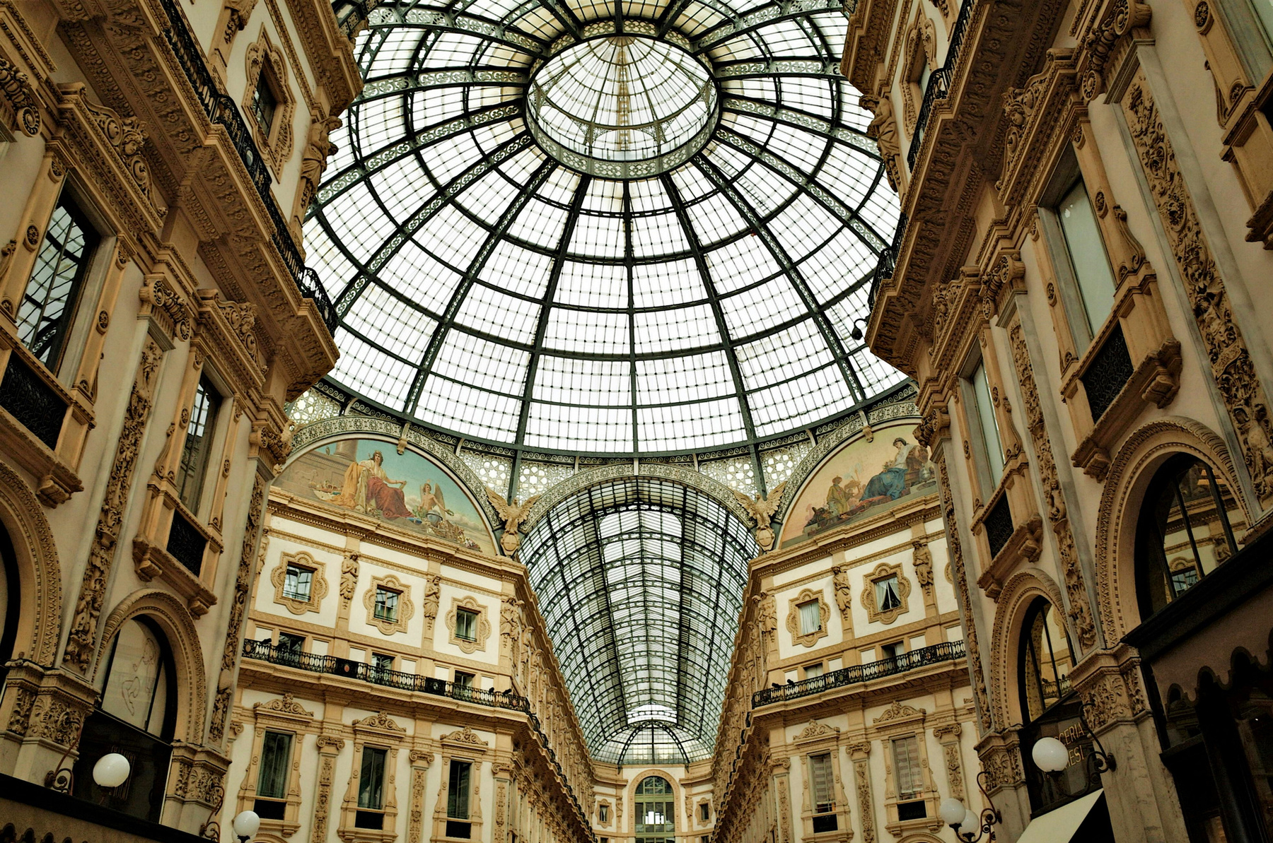 Галерея Galleria Vittorio Emanuele II 47-метровый купол Милан Италия Милан Италия Галерея купол архитектура