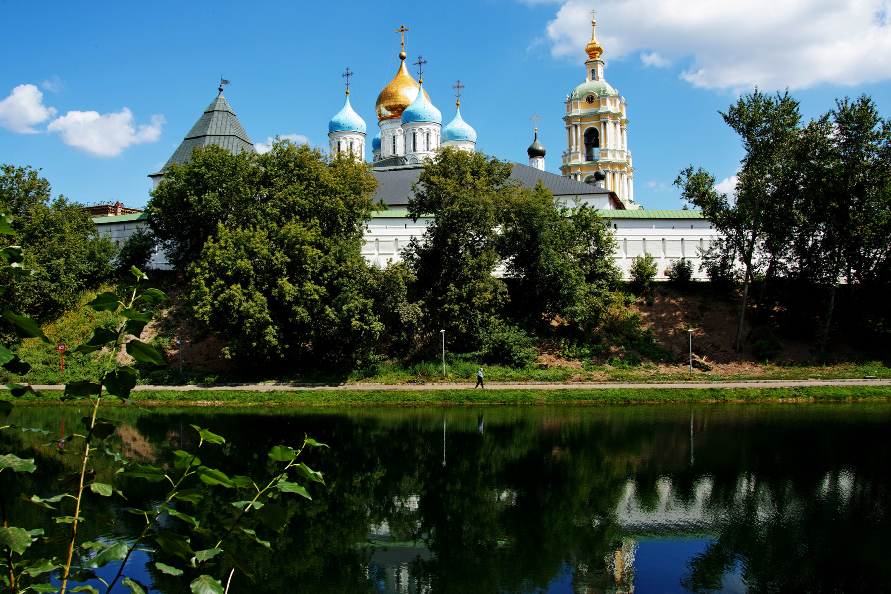 Новоспасский монастырь город Москва монастырь пруд Новоспасский