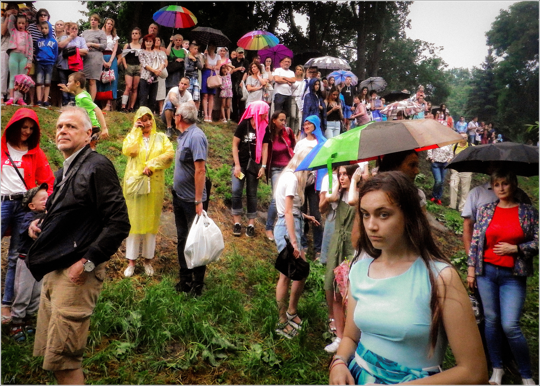 *Под летним дождиком* фотография путешествие Брест город лето июнь люди жанр мероприятие Фото.Сайт Photo.Sight Светлана Мамакина Lihgra Adventure