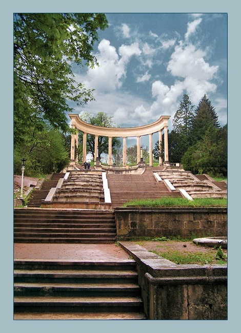 Кисловодск 2006. небо, коллонада, ступеньки, лестница, природа, город