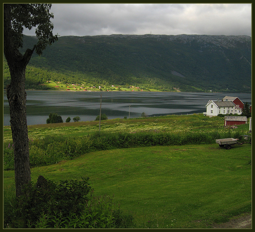 немного солнца Норвегия вечер горы фьорд Norway