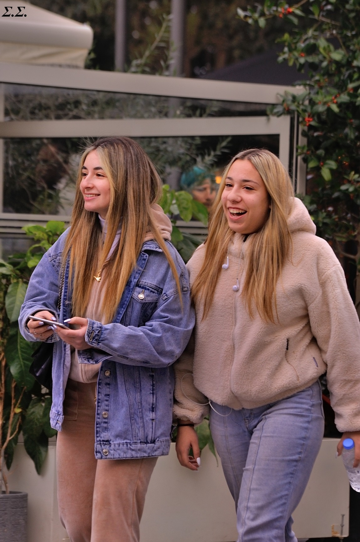 SMILEY BLONDES 