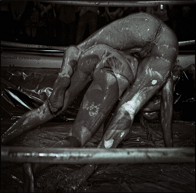GIRLS: Erotic Sensuality of Struggle 