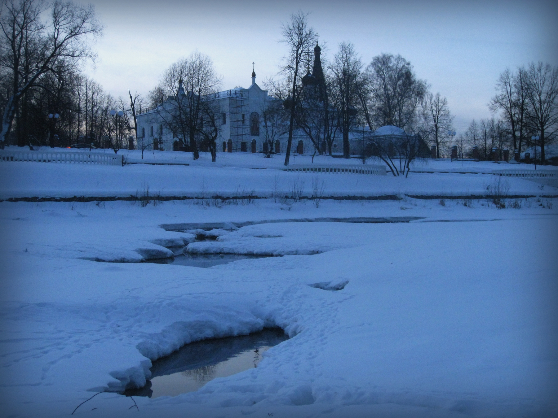 Winter. Church 