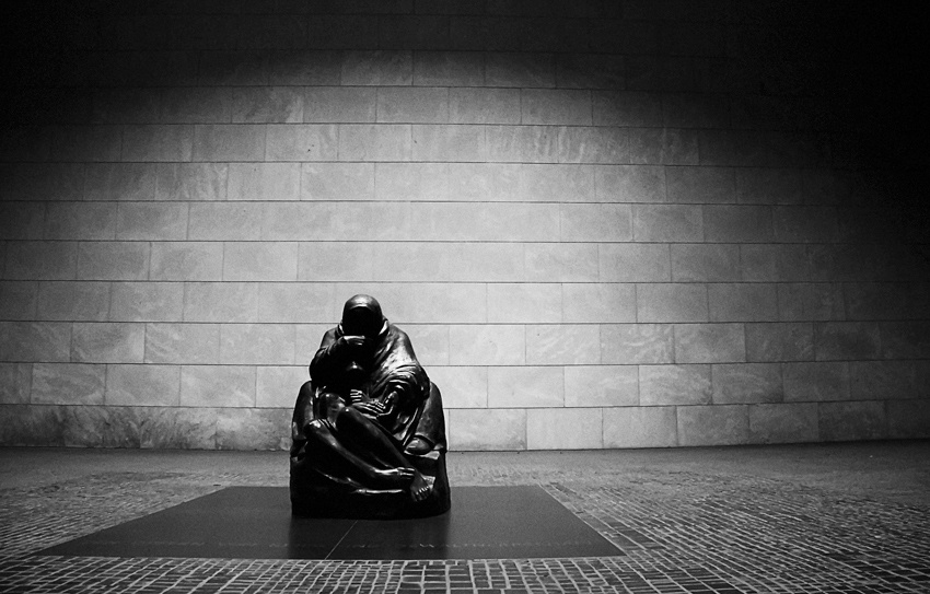 Скорбь Берлин, Neue Wache