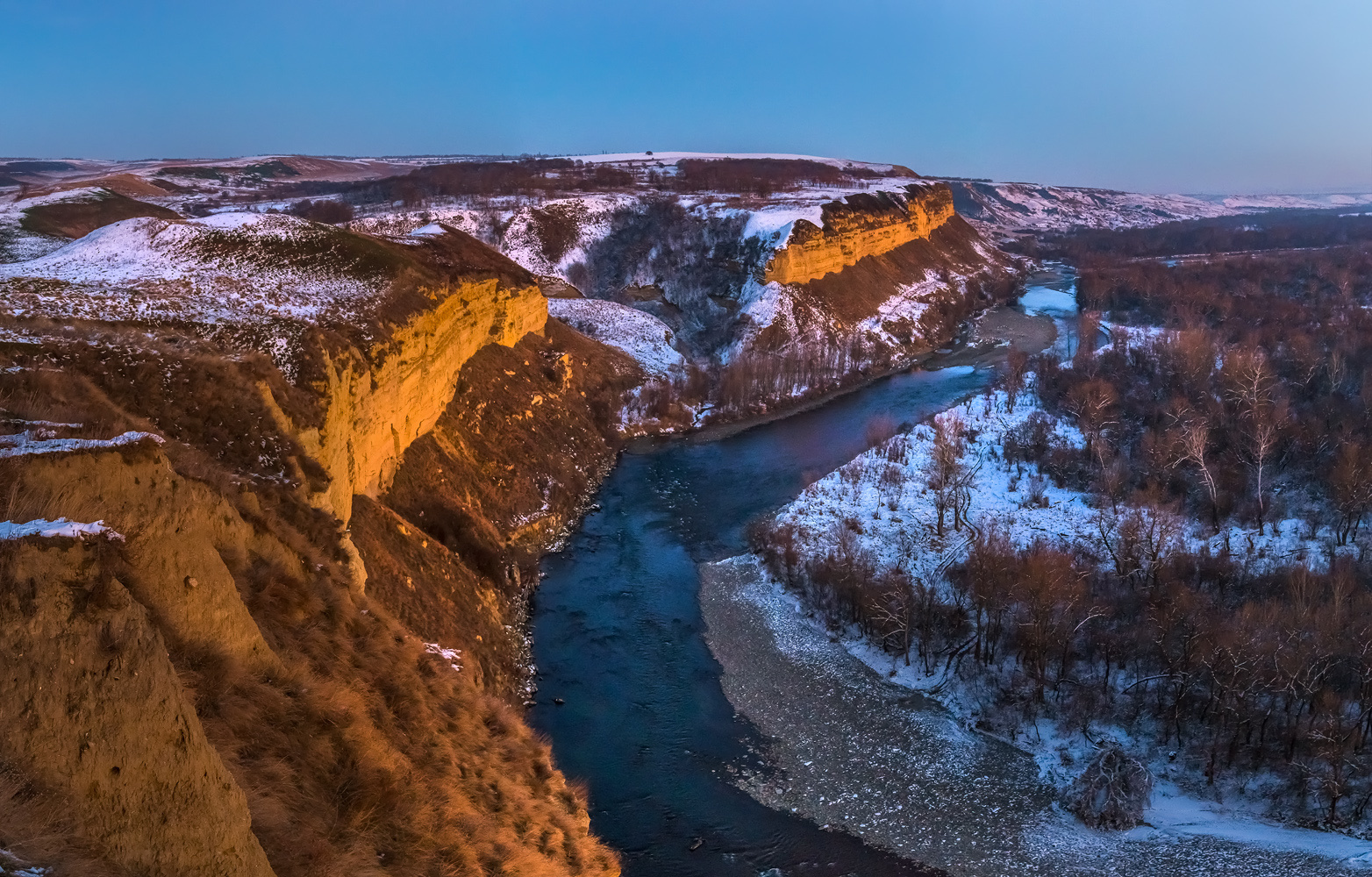 Река Кубань в сумерках Ставропольский край путешествие фотоальбом Ставрополье фотопроект река Кубань берег история снег зима закат сумерки