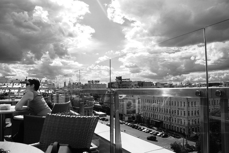 В московском кафе. москва. пейзаж. кафе