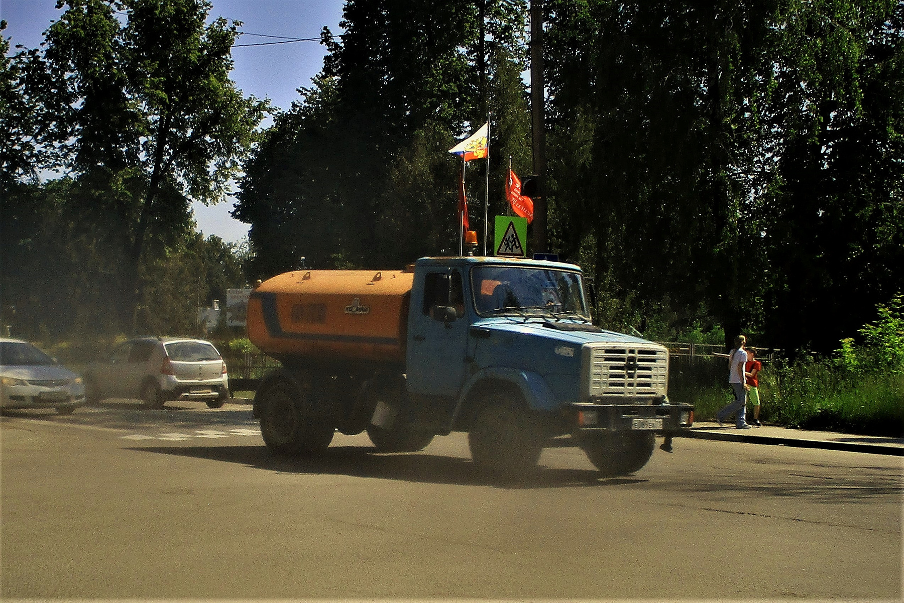 Водовозка ЗИЛ авто водовозка улица город лето