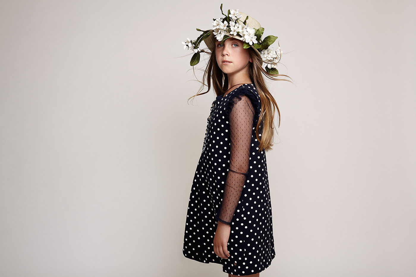 Flower girl Сommercial children photographer Vika Pobeda www.vikapobeda.com