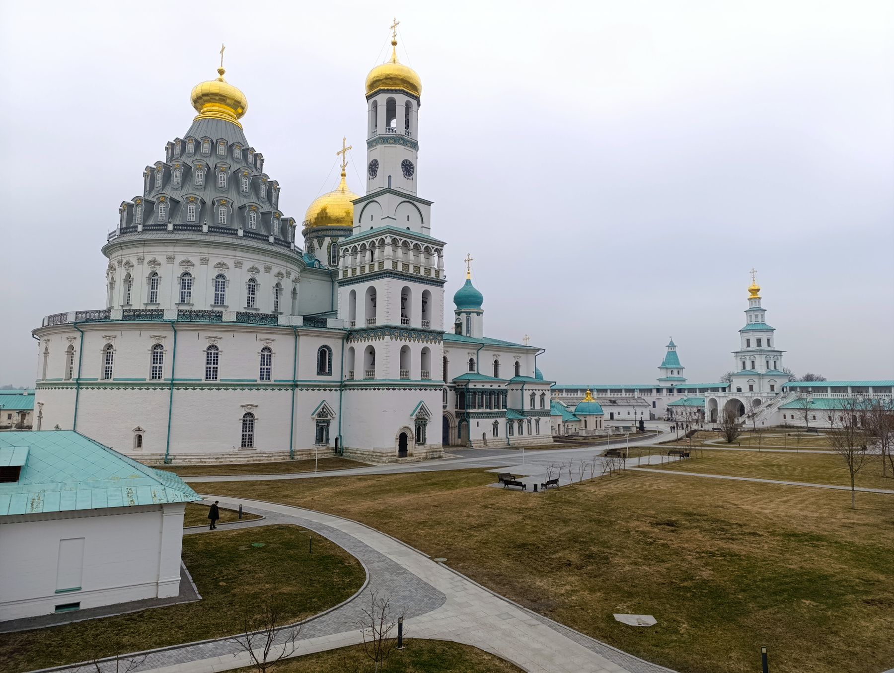 Истра. Воскресенский Ново-Иерусалимский ставропигиальный мужской монастырь.  Собор Воскресения Христова Истра Воскресенский Ново-Иерусалимский ставропигиальный мужской монастырь Собор Воскресения Христова