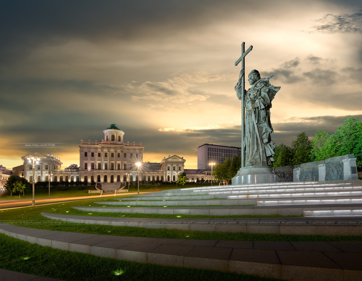 Памятник Владимиру Великому. Город Москва (Россия) москва кремль россия moscow kremlin russia владимир памятник великий вечер небо