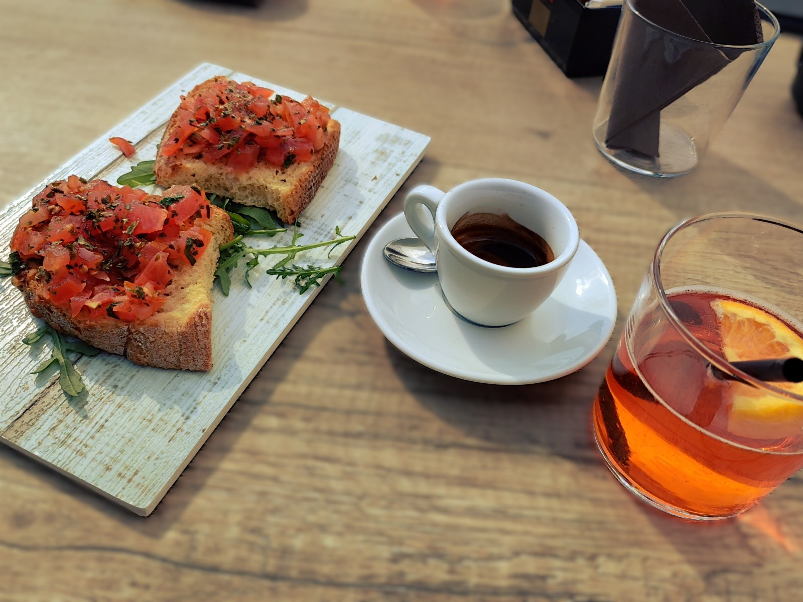 Pausa aperitivo Aperol Spritz Bruschetta Брускетта antipasto кофе озеро Como Италия релакс отдых пауза