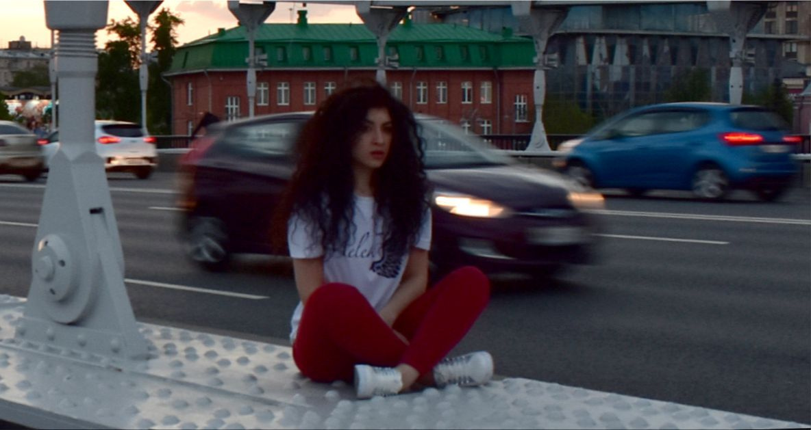 Улица девушка улица транспорт