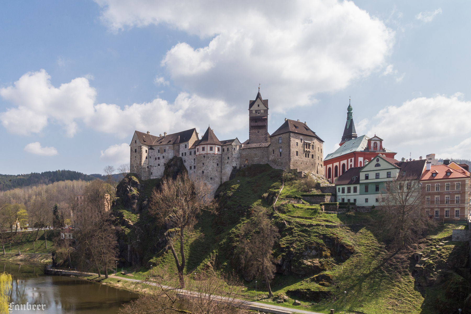 Hrad Loket 