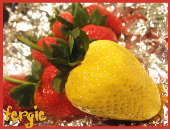 Yellow strawberry 