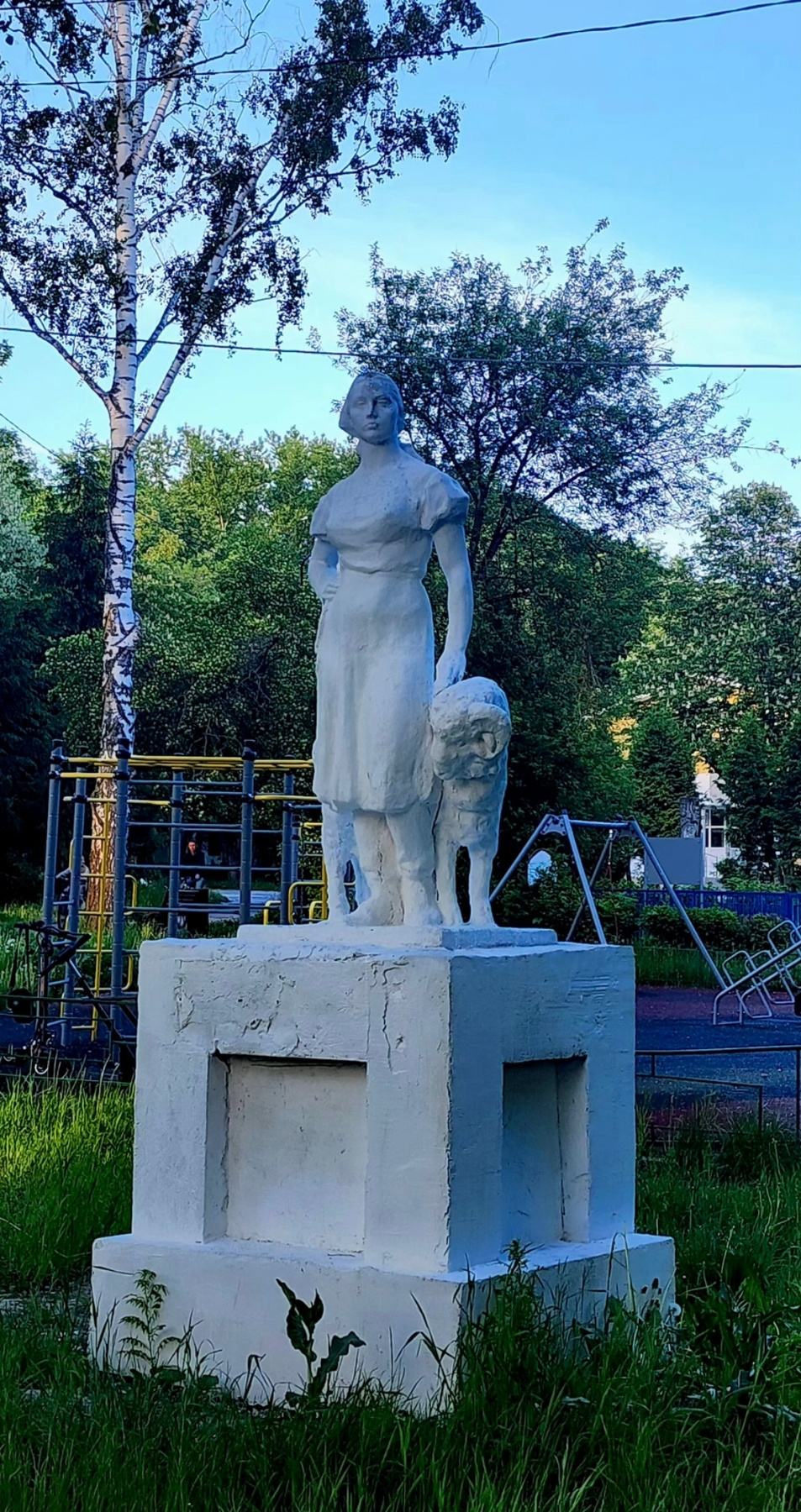 Девушка с бараном 