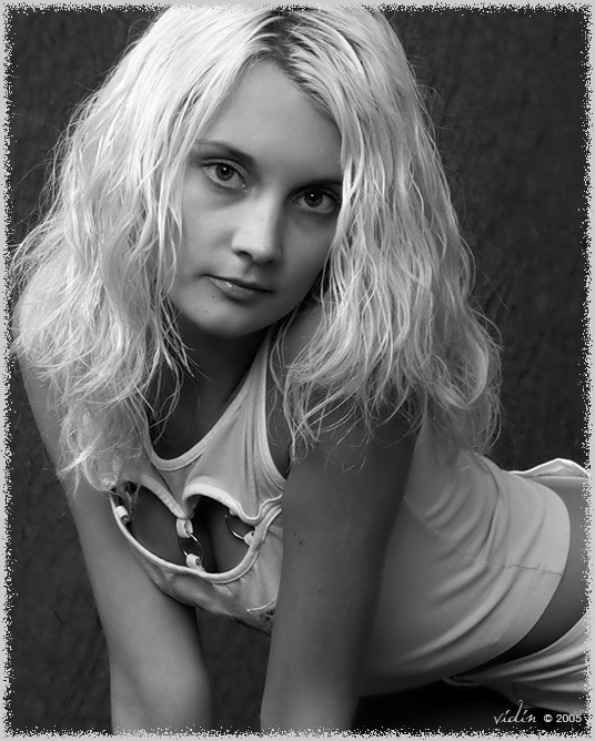 ...прохладная... White blonde eye eyes fashioned female females happy looking old red woman women young  hot  model  sexy
