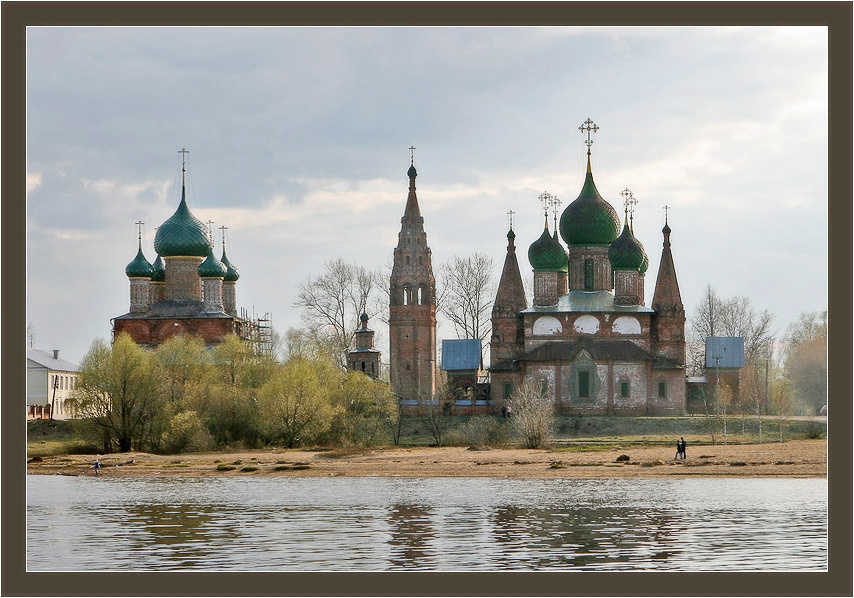 Весенний этюд. Храмовый комплекс Коровники в Ярославле.