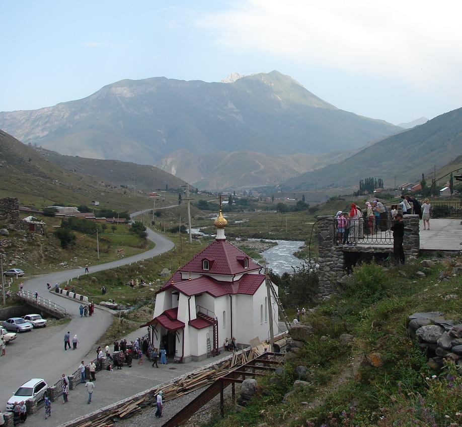 В честь св. Жен Мироносиц Горы,церковь