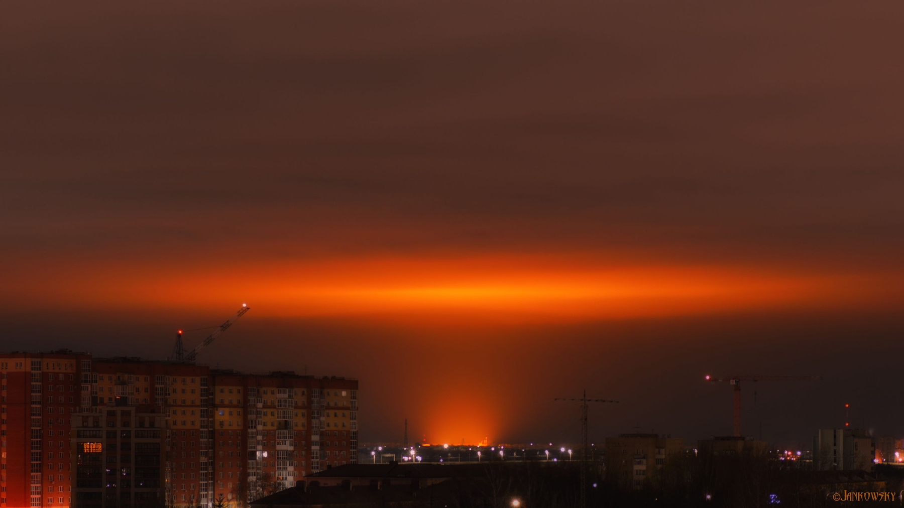 The Arrival прибытие свечение теплицы нло свет в небо луч омск