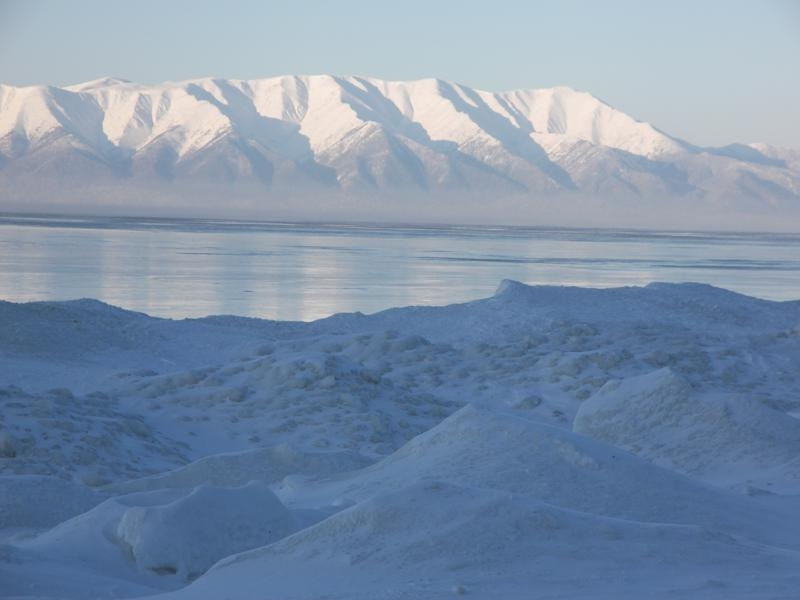 Байкал застывает 